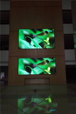 室內P4高清全彩LED顯示屏（安裝地點：北京新華醫院門診大廳）